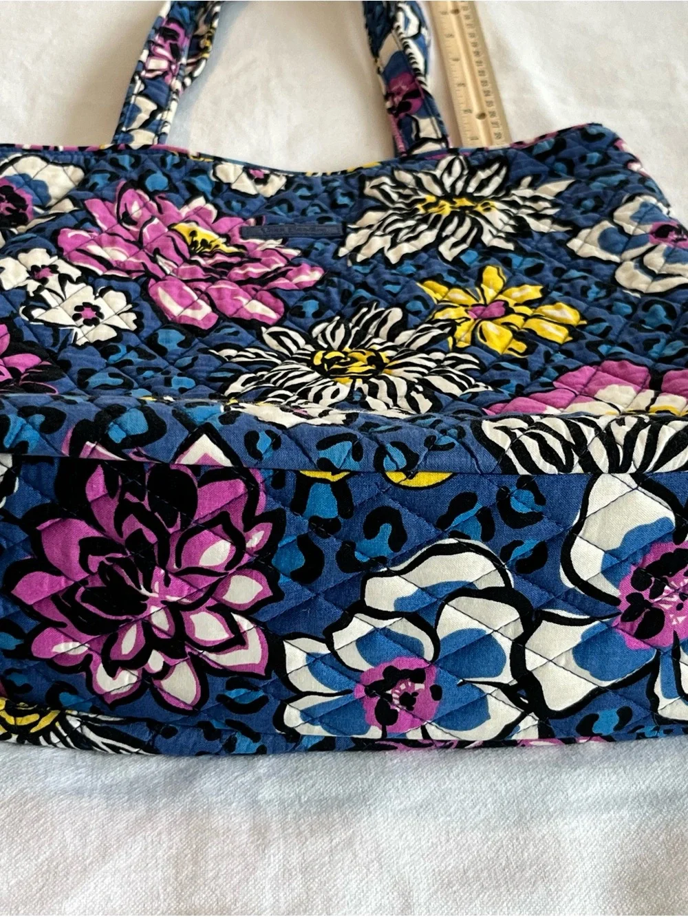 Vera Bradley Quilted Tote Bag African Violet Pattern / Retired / 3 Pockets EUC